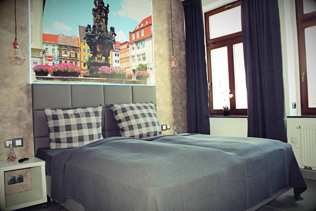 Family Apartments Salzhausblick: Central City Apartments with Hotel-Quality Beds Zittau Exterior photo